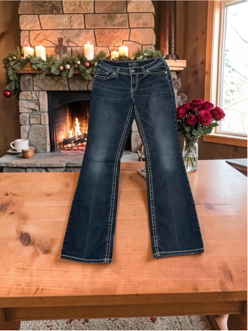 Silver Jeans SUKI FLAP Low-Rise Bootcut Womens 30 x 32 Distressed Embroidered